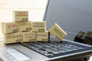 ミューチュアルファンドとは？日本人には投資できない？