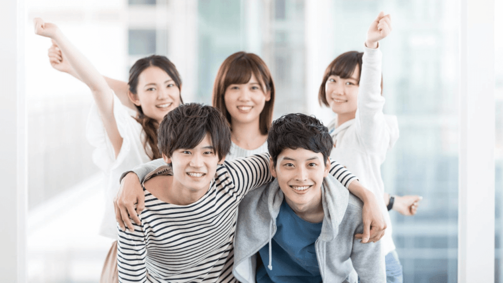 仲が良い20代の男女