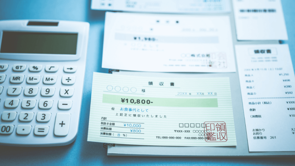経費の計算をしている