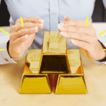 金投資が勧められる理由と金で儲けるために注目すべきこと