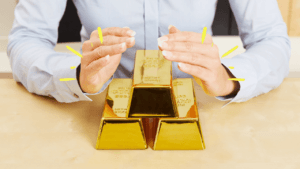 金投資が勧められる理由と金で儲けるために注目すべきこと